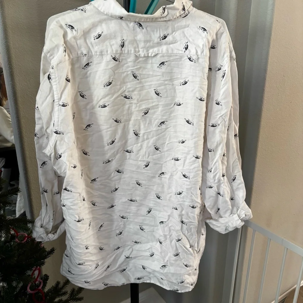 Banana Republic slim fit Linen Shirt with turtle design